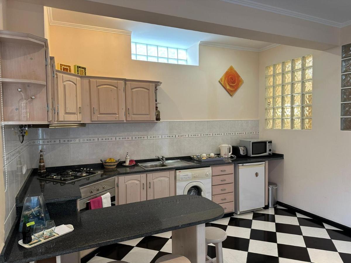 Residencia Mendonca Apartment Sao Roque Do Faial Luaran gambar
